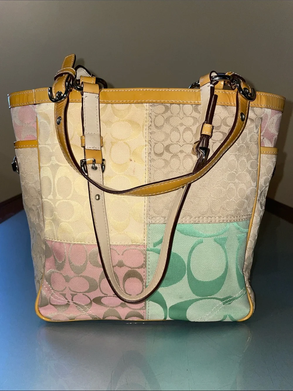 Coach Patchwork Signature Tote in Pastel F14897
